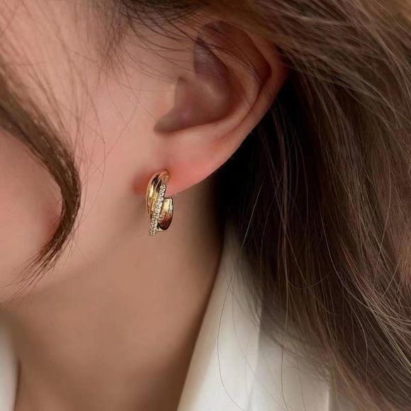 earring - Picture 2 of 5